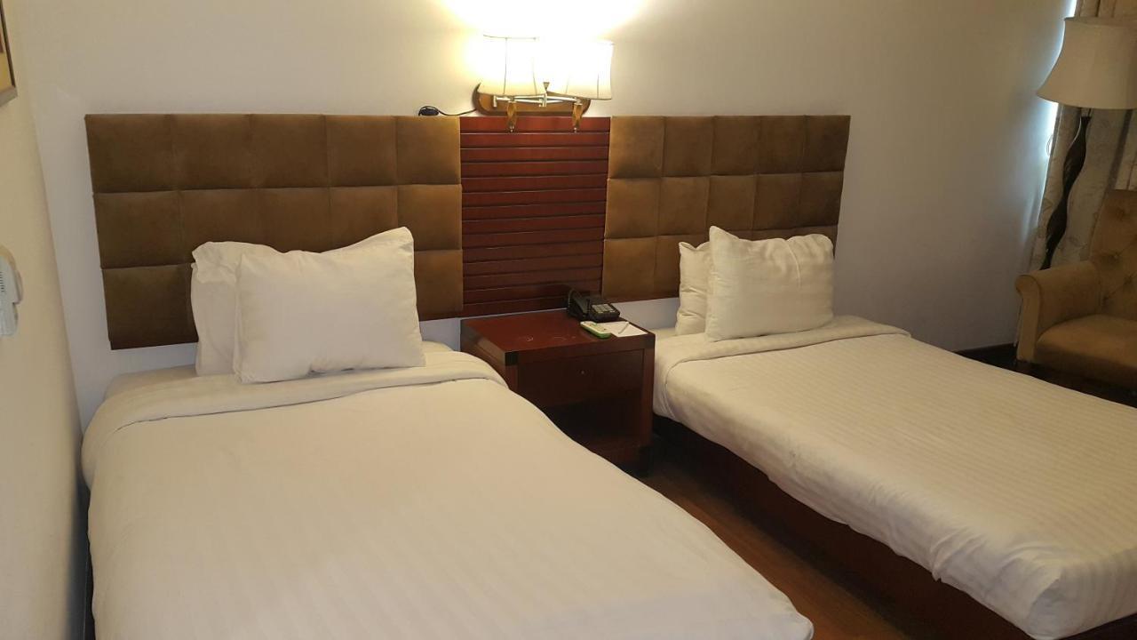 Savoey Hotel لاهور المظهر الخارجي الصورة