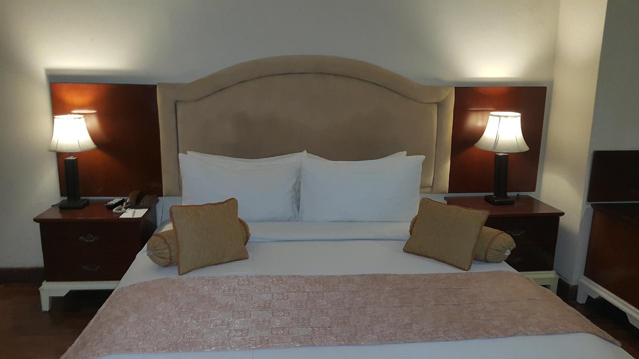 Savoey Hotel لاهور المظهر الخارجي الصورة