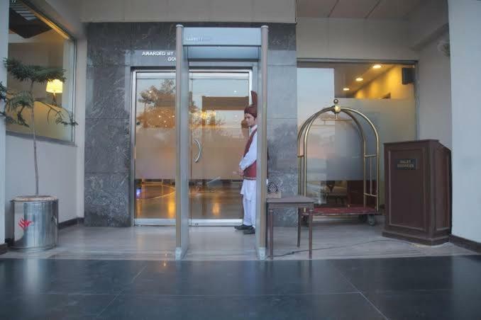Savoey Hotel لاهور المظهر الخارجي الصورة